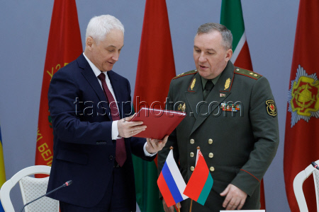 Defence ministers of Russia and Belarus meet in Minsk