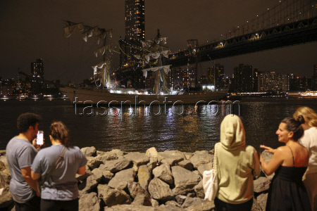 Brooklyn Bridge Collision