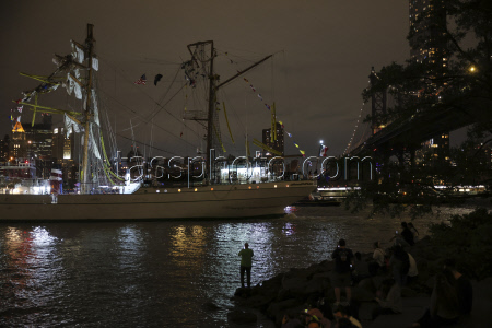 Brooklyn Bridge Collision