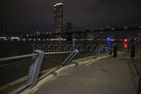 Brooklyn Bridge Collision
