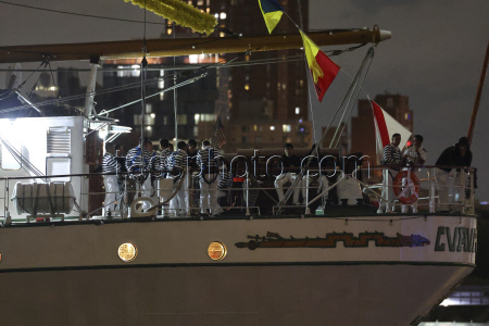 Brooklyn Bridge Collision