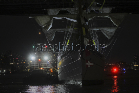 Brooklyn Bridge Collision