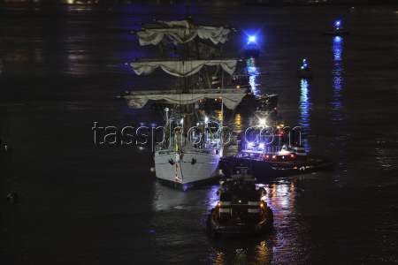 Brooklyn Bridge Collision