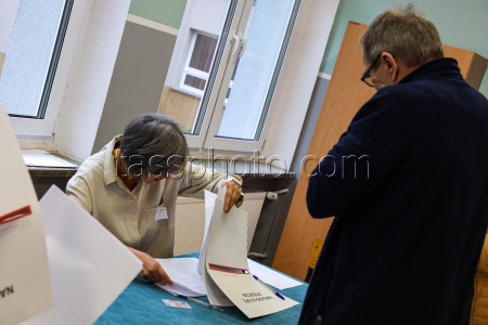 Poland holds presidential election