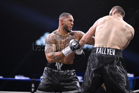 Tony Yoka Defeats Russian Fighter Arslan Yallyev - Paris