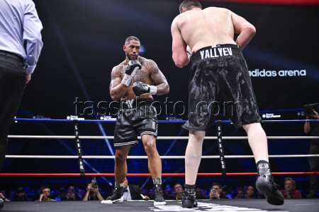Tony Yoka Defeats Russian Fighter Arslan Yallyev - Paris