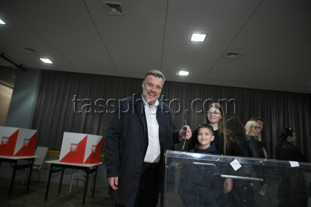 Poland holds presidential election