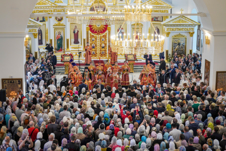 Patriarch Kirill consecrates Annunciation Cathedral in Votkinsk, Russia