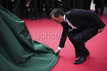 France Cannes 2025 The Phoenician Scheme Red Carpet