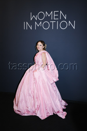 Вручение премии Women in Motion Award на 78-м Каннском кинофестивале
