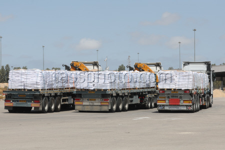Israeli cabinet approves aid into Gaza Strip