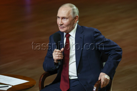 Рабочая поездка президента РФ Путина в Южный федеральный округ