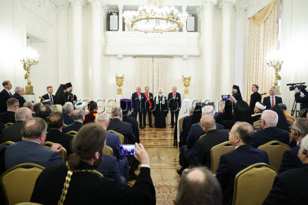 Russian Foreign Minister Lavrov hosts Easter reception