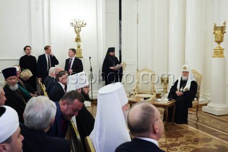 Russian Foreign Minister Lavrov hosts Easter reception