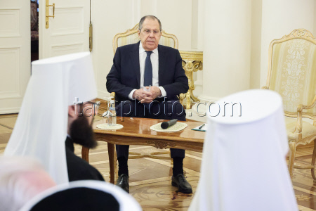 Russian Foreign Minister Lavrov hosts Easter reception