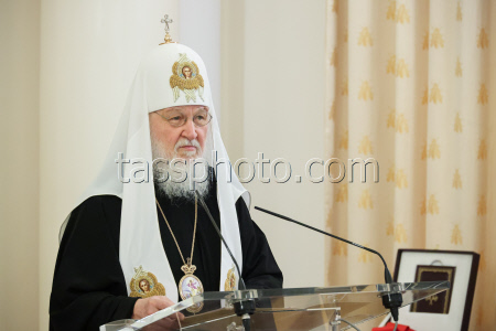 Russian Foreign Minister Lavrov hosts Easter reception