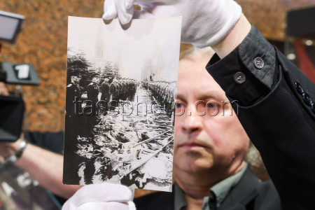 Передача Музею Победы фотографий военного фотокорреспондента ТАСС Халдея