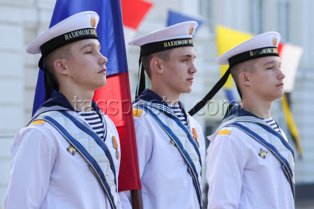 Последний звонок в Нахимовском училище в Севастополе