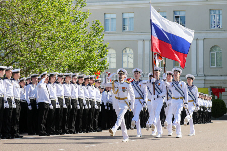 Последний звонок в Нахимовском училище в Севастополе