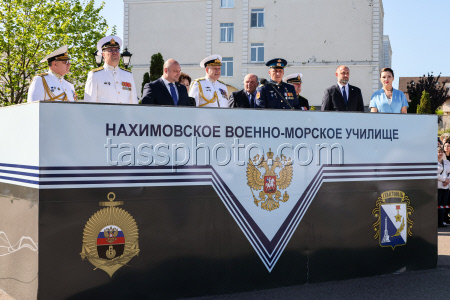 Последний звонок в Нахимовском училище в Севастополе