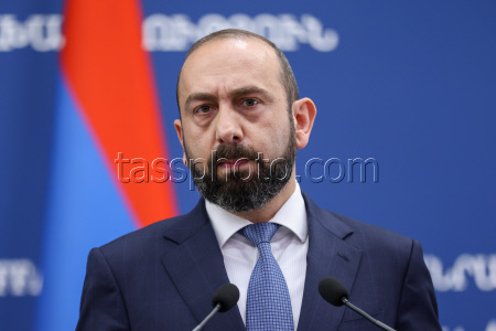 Переговоры глав МИД РФ Лаврова и Армении Мирзояна в Ереване