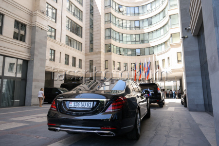 Переговоры глав МИД РФ Лаврова и Армении Мирзояна в Ереване