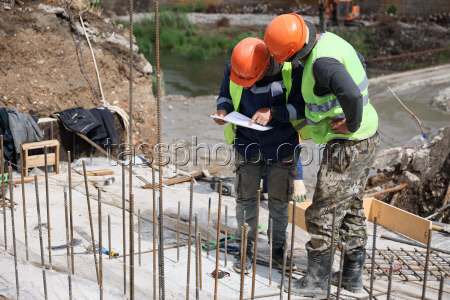 Bridge over Lugan River under construction in Lugansk