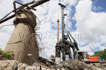 Bridge over Lugan River under construction in Lugansk