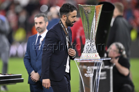 Tottenham edge Manchester United 1-0 to lift Europa League title