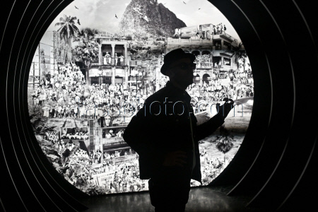 Французский художник JR представил фотовыставку "Who Are You, Naples?" в Неаполе