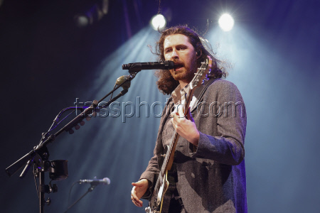 Певец Hozier выступил на музыкальном фестивале Estereo Picnic в Боготе