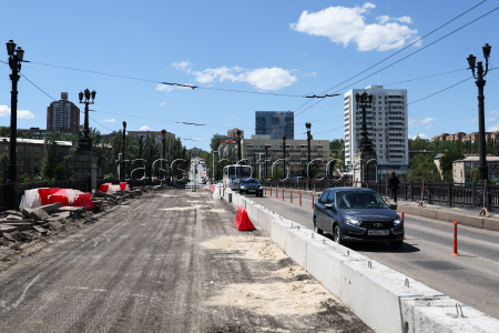 Bridge under repair in Donetsk