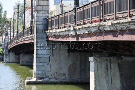 Bridge under repair in Donetsk