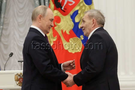 Russian President Putin presents state awards