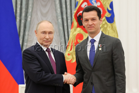 Russian President Putin presents state awards