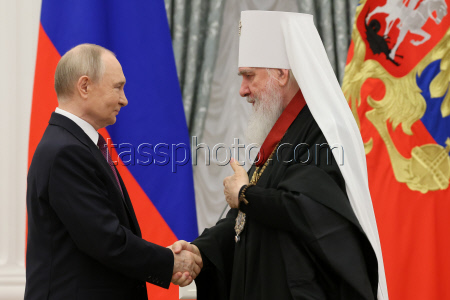 Russian President Putin presents state awards