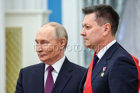 Russian President Putin presents state awards