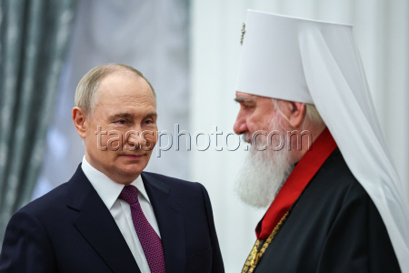 Russian President Putin presents state awards