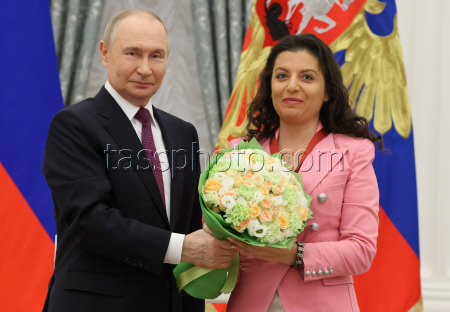 Russian President Putin presents state awards