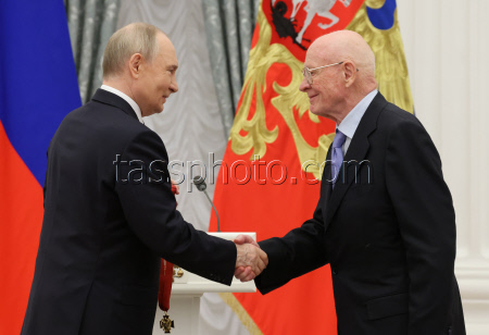 Russian President Putin presents state awards