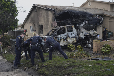 APTOPIX Plane-Crash-San-Diego