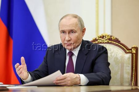 President Putin attends Russian Government meeting