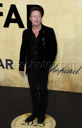 Гала-вечер amfAR в рамках 78-го Каннского кинофестиваля