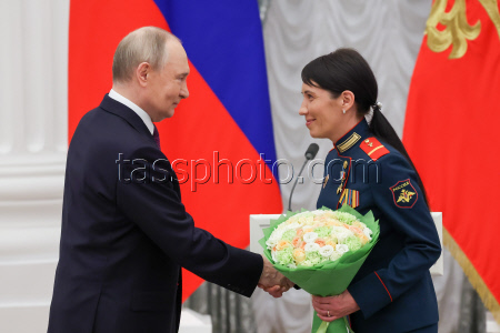 Russian President Putin presents state awards