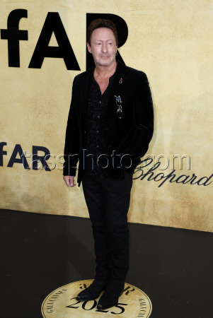Гала-вечер amfAR в рамках 78-го Каннского кинофестиваля