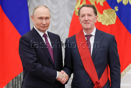 Russian President Putin presents state awards