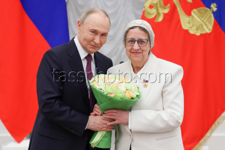 Russian President Putin presents state awards