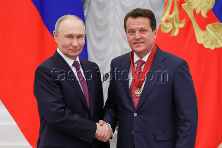 Russian President Putin presents state awards
