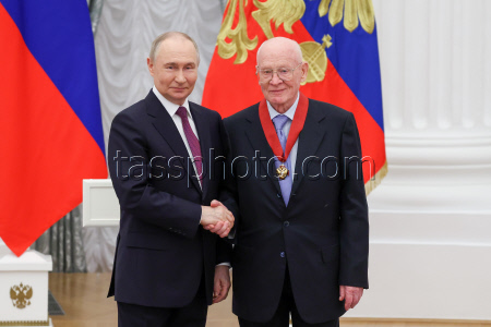 Russian President Putin presents state awards