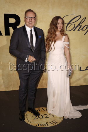 Гала-вечер amfAR в рамках 78-го Каннского кинофестиваля
